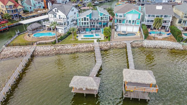 1335 Edwards Drive, Dickinson, TX 77539