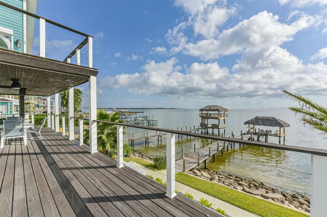 1335 Edwards Drive, Dickinson, TX 77539