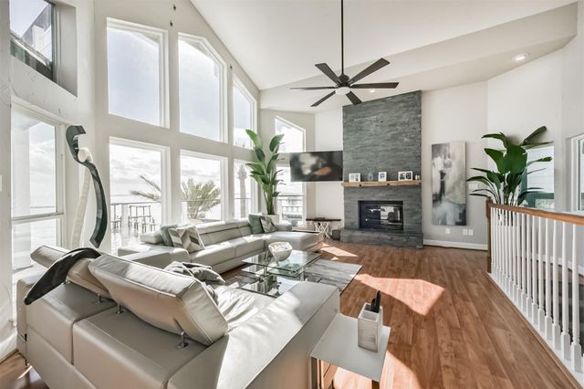 1335 Edwards Drive, Dickinson, TX 77539