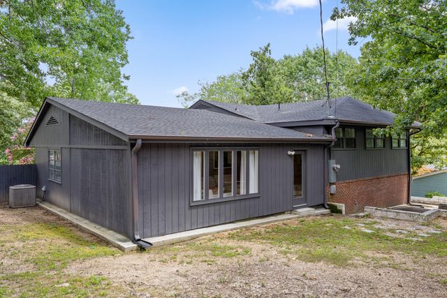 3805 Rollingwood Drive, Chattanooga, TN 37406