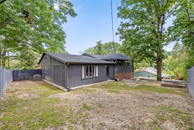 3805 Rollingwood Drive, Chattanooga, TN 37406
