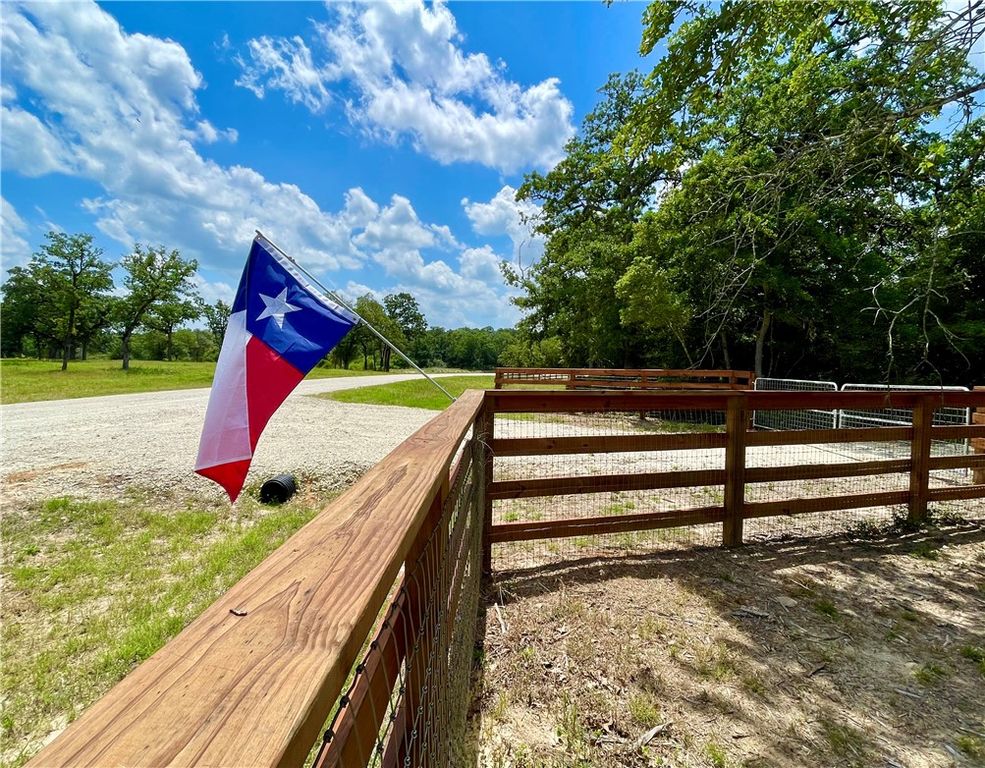 9242 Stetson Drive, Normangee, TX 77871 — exterior
