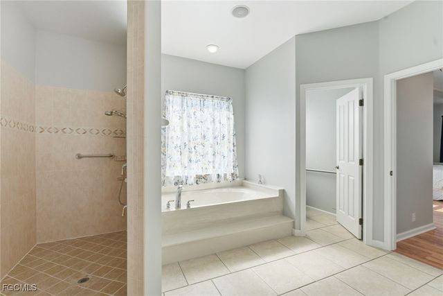 810 NW 36th AVE, Cape Coral, FL 33993