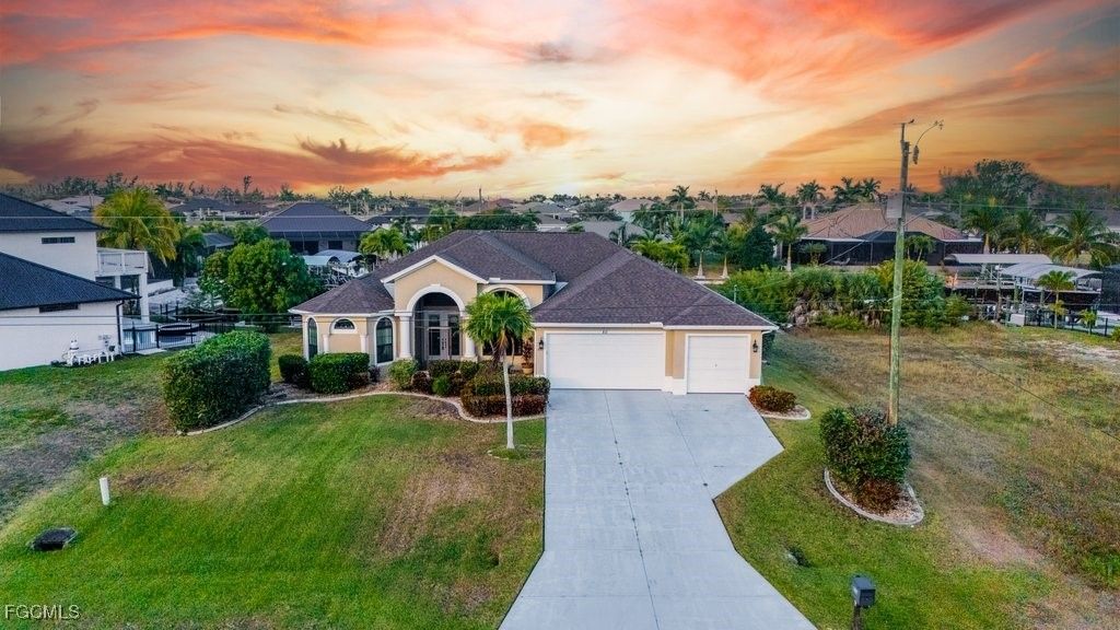 810 NW 36th AVE, Cape Coral, FL 33993