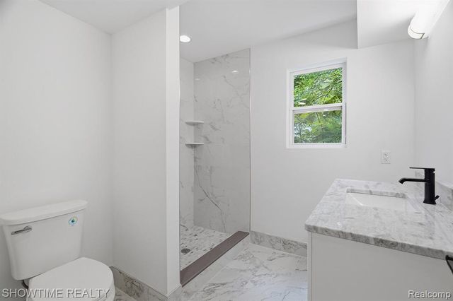 19320 Gaylord, Redford, MI 48240