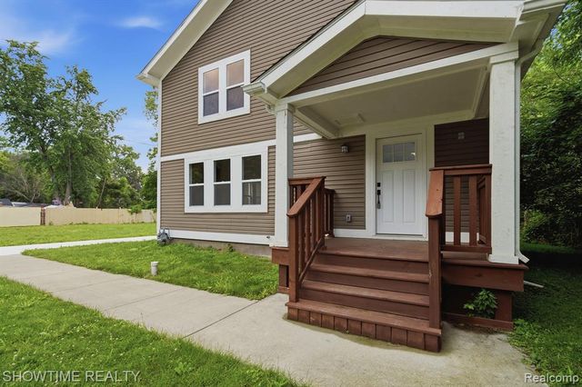 19320 Gaylord, Redford, MI 48240