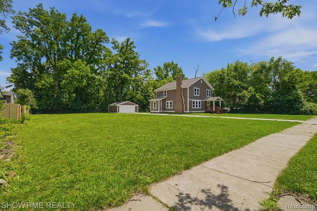 19320 Gaylord, Redford, MI 48240