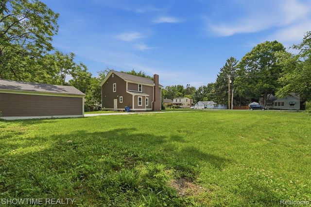 19320 Gaylord, Redford, MI 48240
