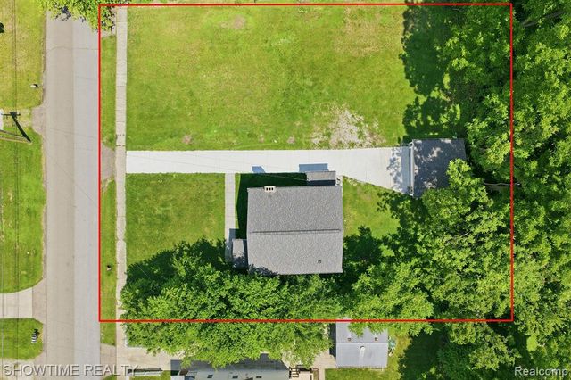 19320 Gaylord, Redford, MI 48240