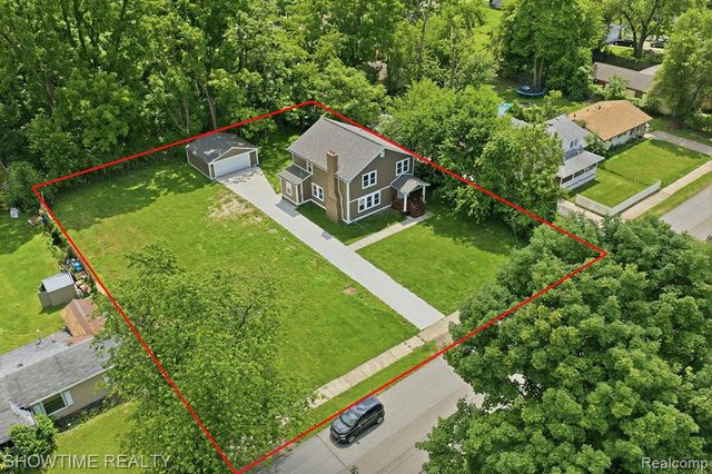 19320 Gaylord, Redford, MI 48240