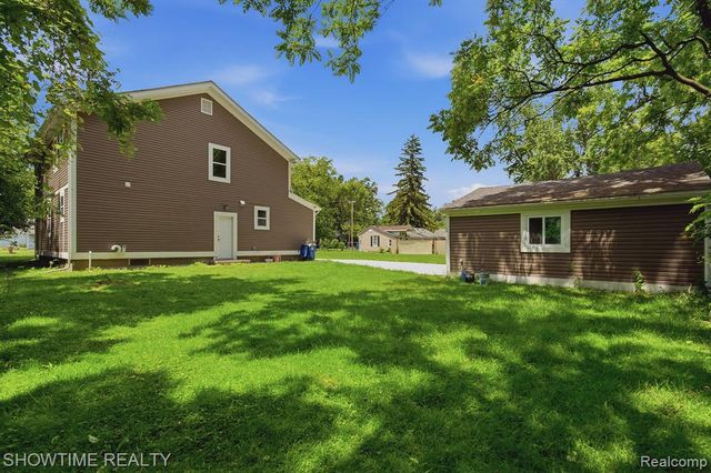 19320 Gaylord, Redford, MI 48240