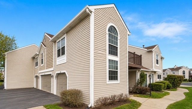 634 LE PARC Circle 634, Buffalo Grove, IL 60089