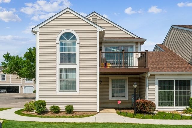 634 LE PARC Circle 634, Buffalo Grove, IL 60089