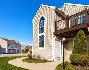 634 LE PARC Circle 634, Buffalo Grove, IL 60089