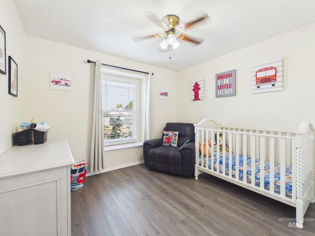 517 W Palmer Dr, Nampa, ID 83686
