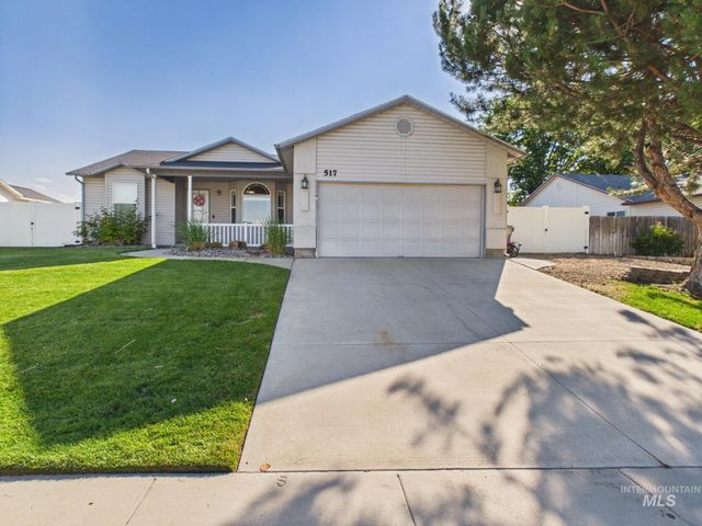517 W Palmer Dr, Nampa, ID 83686