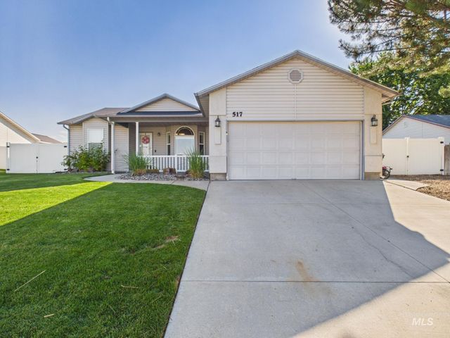 517 W Palmer Dr, Nampa, ID 83686