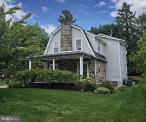 6 ARTHUR RD #FRONT, Rosemont, PA 19010