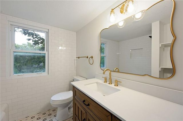 13015 13th Street, Grandview, MO 64030