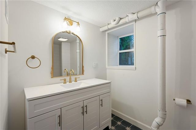 13015 13th Street, Grandview, MO 64030