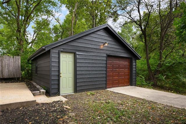 13015 13th Street, Grandview, MO 64030