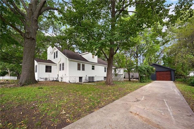 13015 13th Street, Grandview, MO 64030
