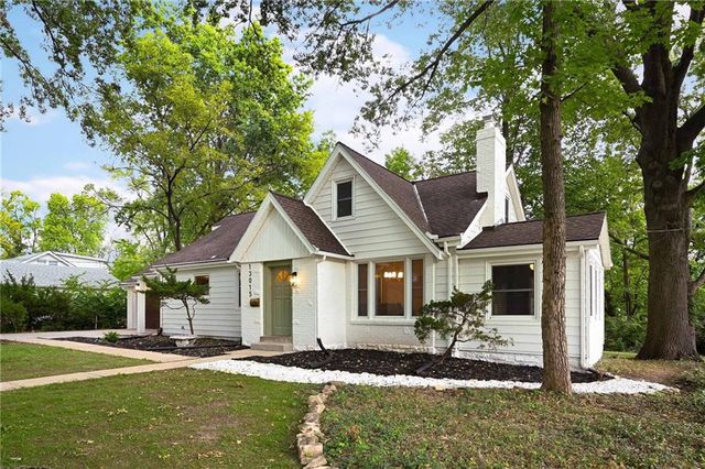 13015 13th Street, Grandview, MO 64030