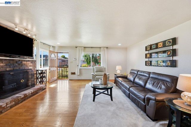 1522 Dennis Avenue, San Leandro, CA 94578