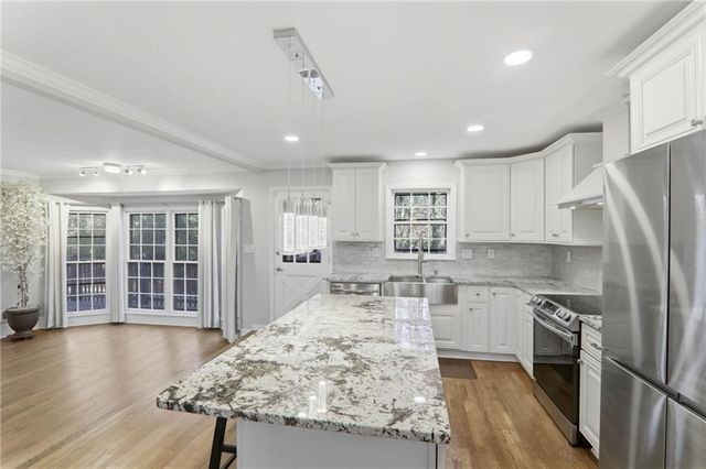 2037 Stoneleigh Drive, Stone Mountain, GA 30087