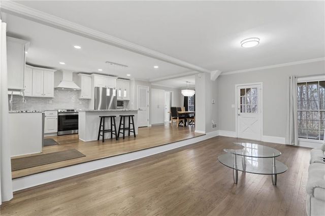 2037 Stoneleigh Drive, Stone Mountain, GA 30087