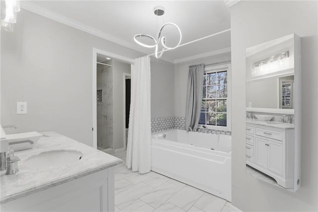 2037 Stoneleigh Drive, Stone Mountain, GA 30087