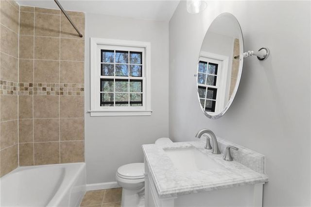 2037 Stoneleigh Drive, Stone Mountain, GA 30087