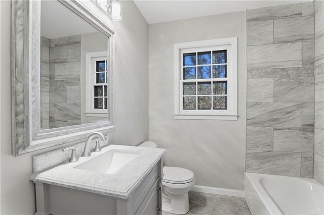 2037 Stoneleigh Drive, Stone Mountain, GA 30087