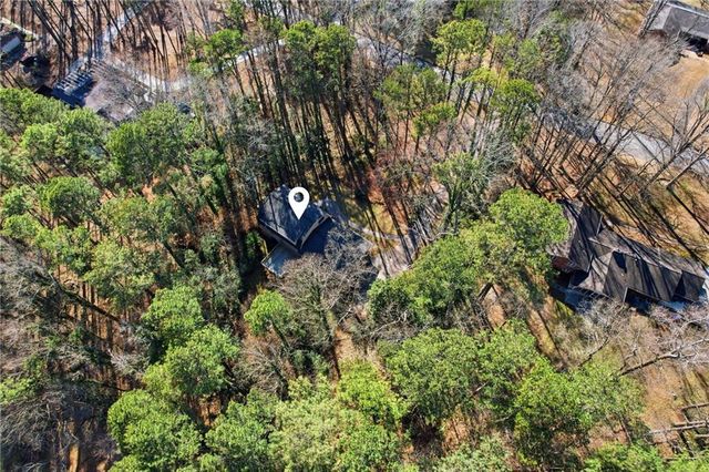 2037 Stoneleigh Drive, Stone Mountain, GA 30087