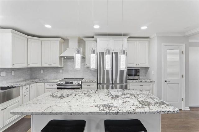 2037 Stoneleigh Drive, Stone Mountain, GA 30087