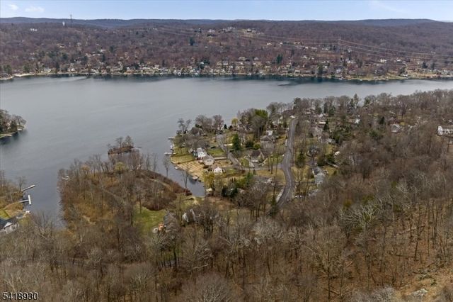 629 W Shore Trl, Sparta Twp., NJ 07871