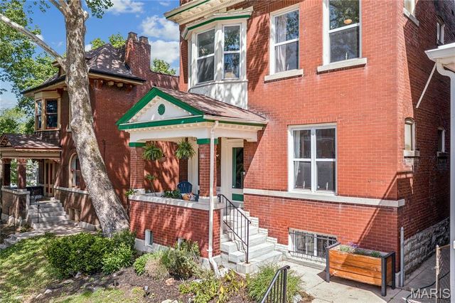 3677 McRee Avenue, St Louis, MO 63110