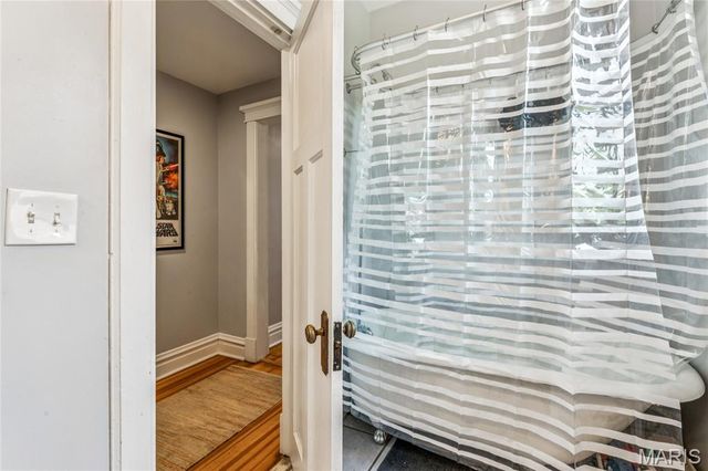 3677 McRee Avenue, St Louis, MO 63110