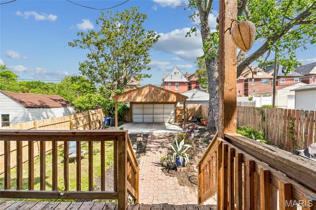 3677 McRee Avenue, St Louis, MO 63110