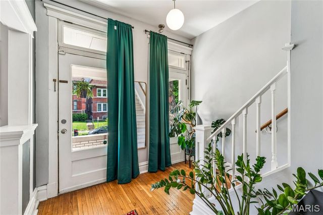 3677 McRee Avenue, St Louis, MO 63110