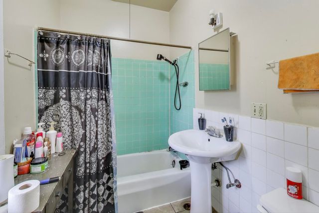 4322 N Monticello Avenue, Chicago, IL 60618