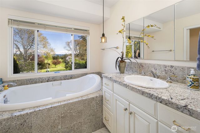 228 Garry Oak Lane, Friday Harbor, WA 98250