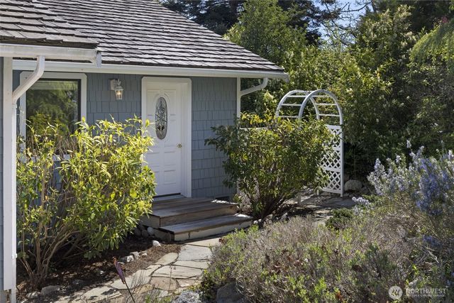 228 Garry Oak Lane, Friday Harbor, WA 98250