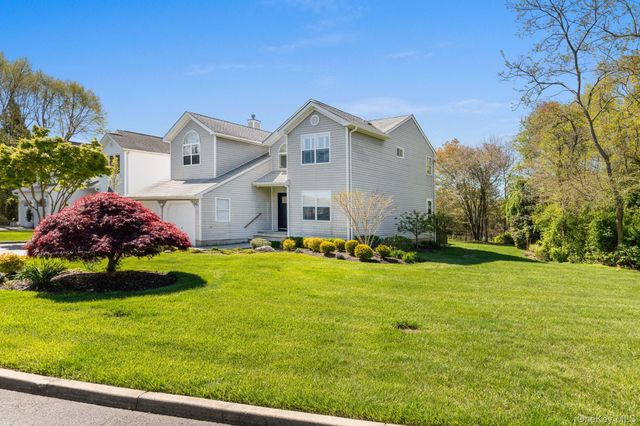 1 Fairwind Court, Oakdale, NY 11769