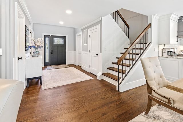 1 Fairwind Court, Oakdale, NY 11769
