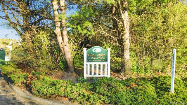 1 Fairwind Court, Oakdale, NY 11769
