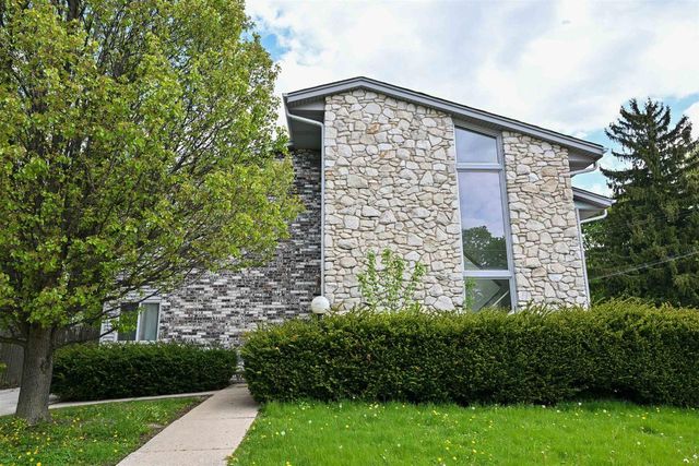 201 Maple Avenue, Waukesha, WI 53186