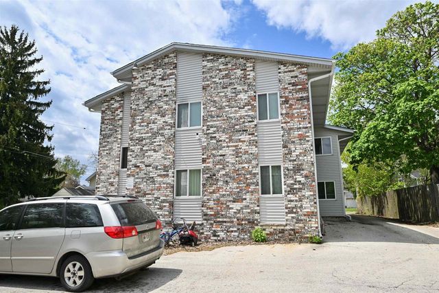 201 Maple Avenue, Waukesha, WI 53186