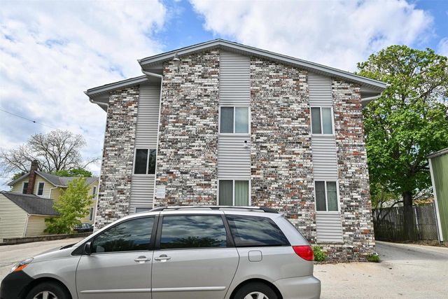 201 Maple Avenue, Waukesha, WI 53186