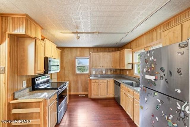 107 Elm Street, Lakehurst, NJ 08733